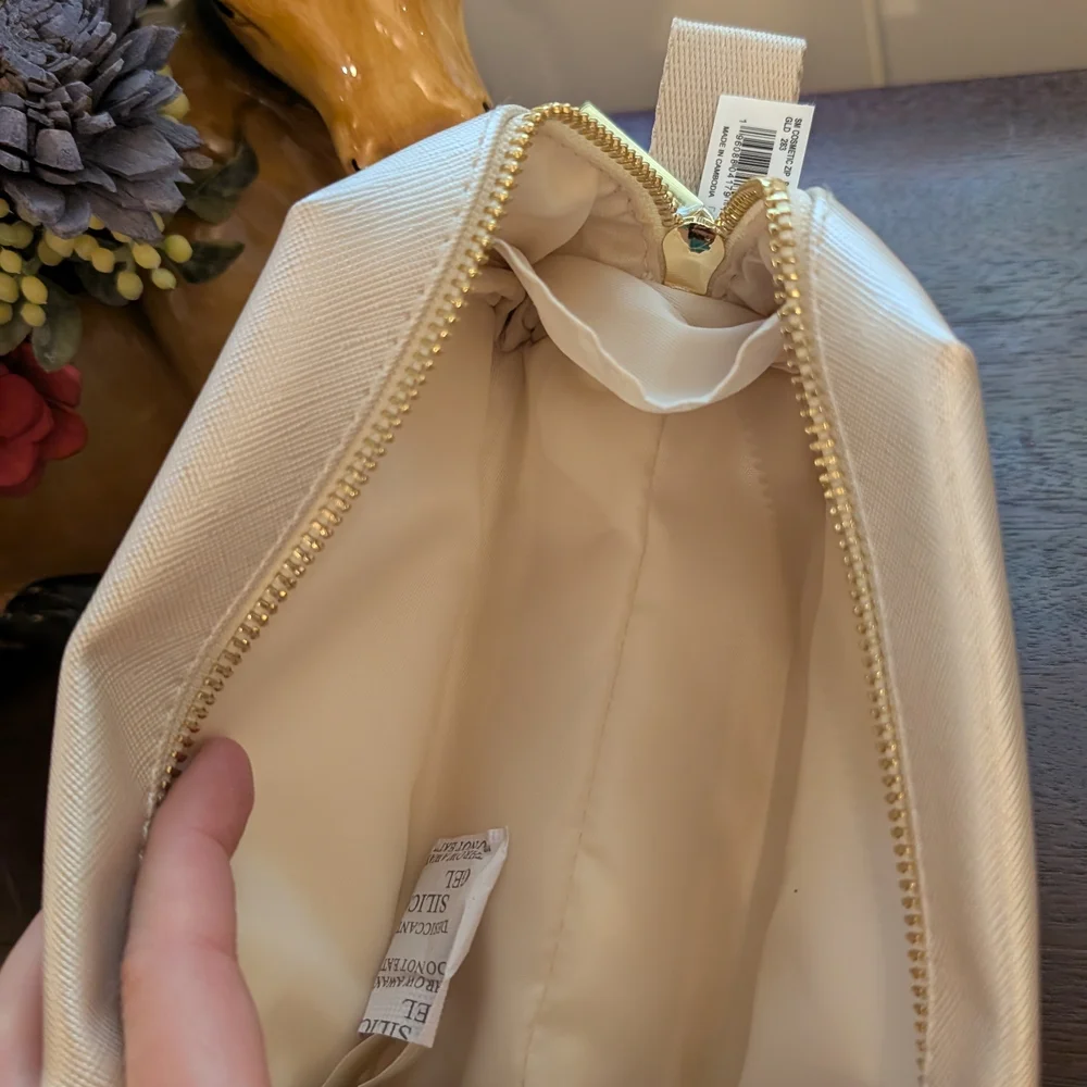 NWT Kendra Scott Champagne Cosmetic Bag - Picture 3 of 4